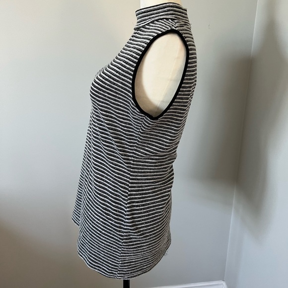 Frank Lyman Sleeveless striped turtle neck top - Picture 3 of 5